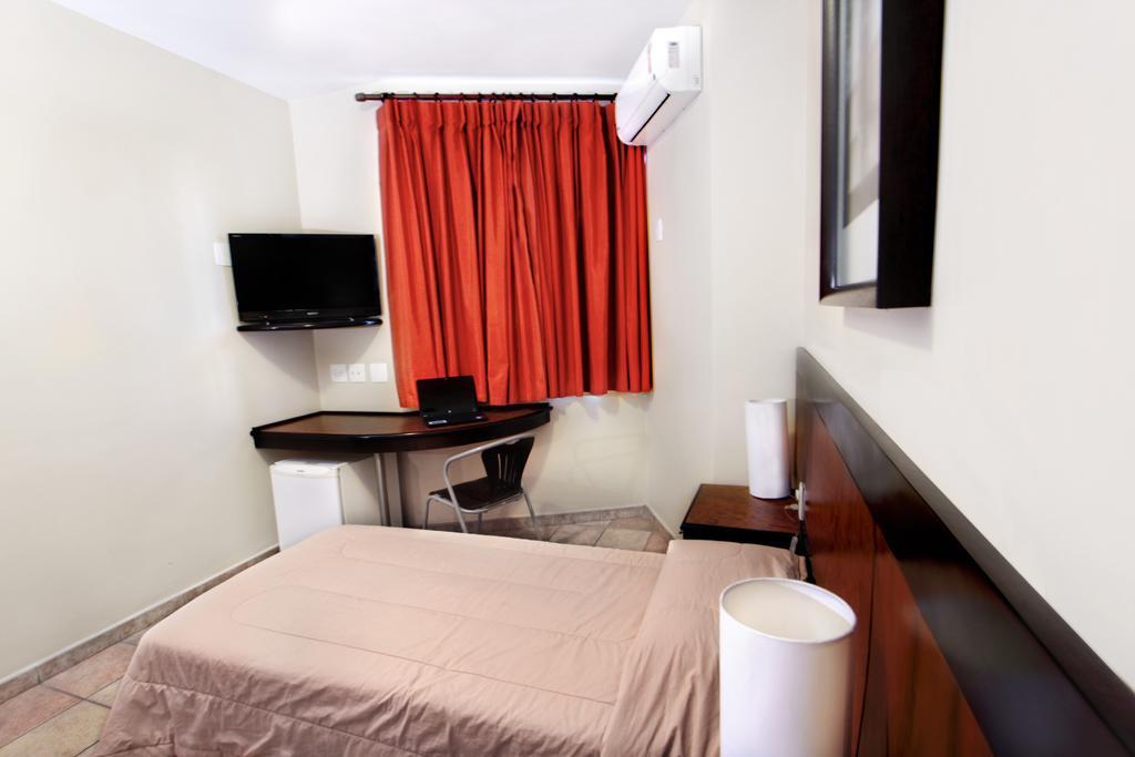 Hotel Dom Henrique Timóteo 外观 照片